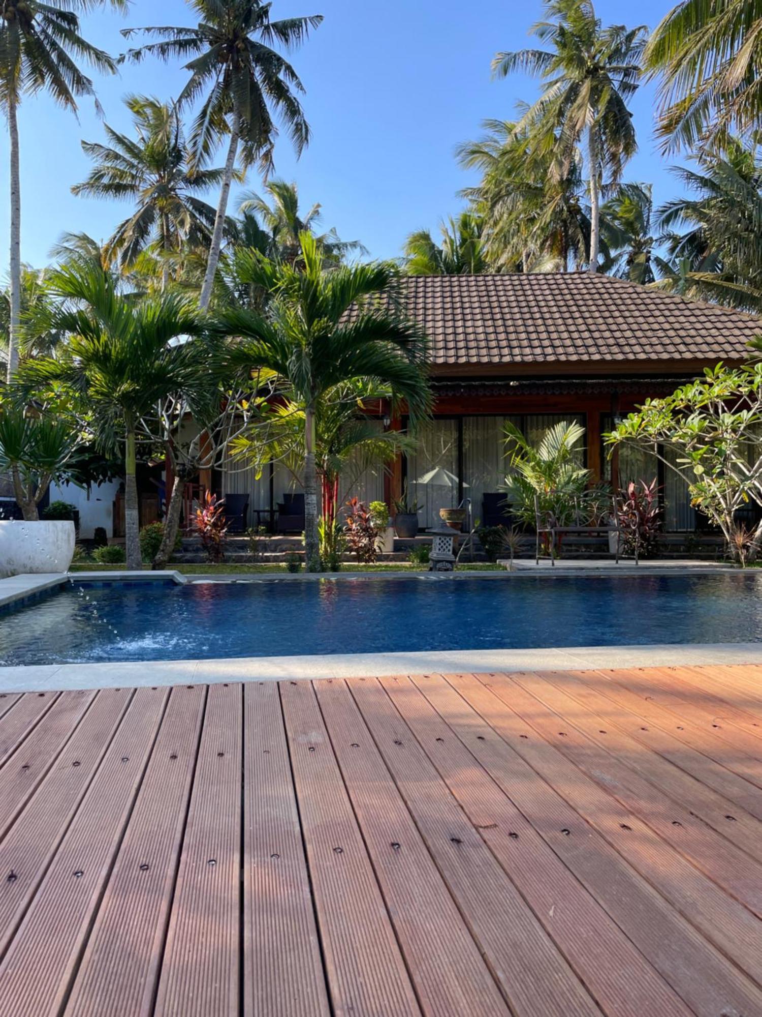 Red Island Villas Banyuwangi  Exterior photo