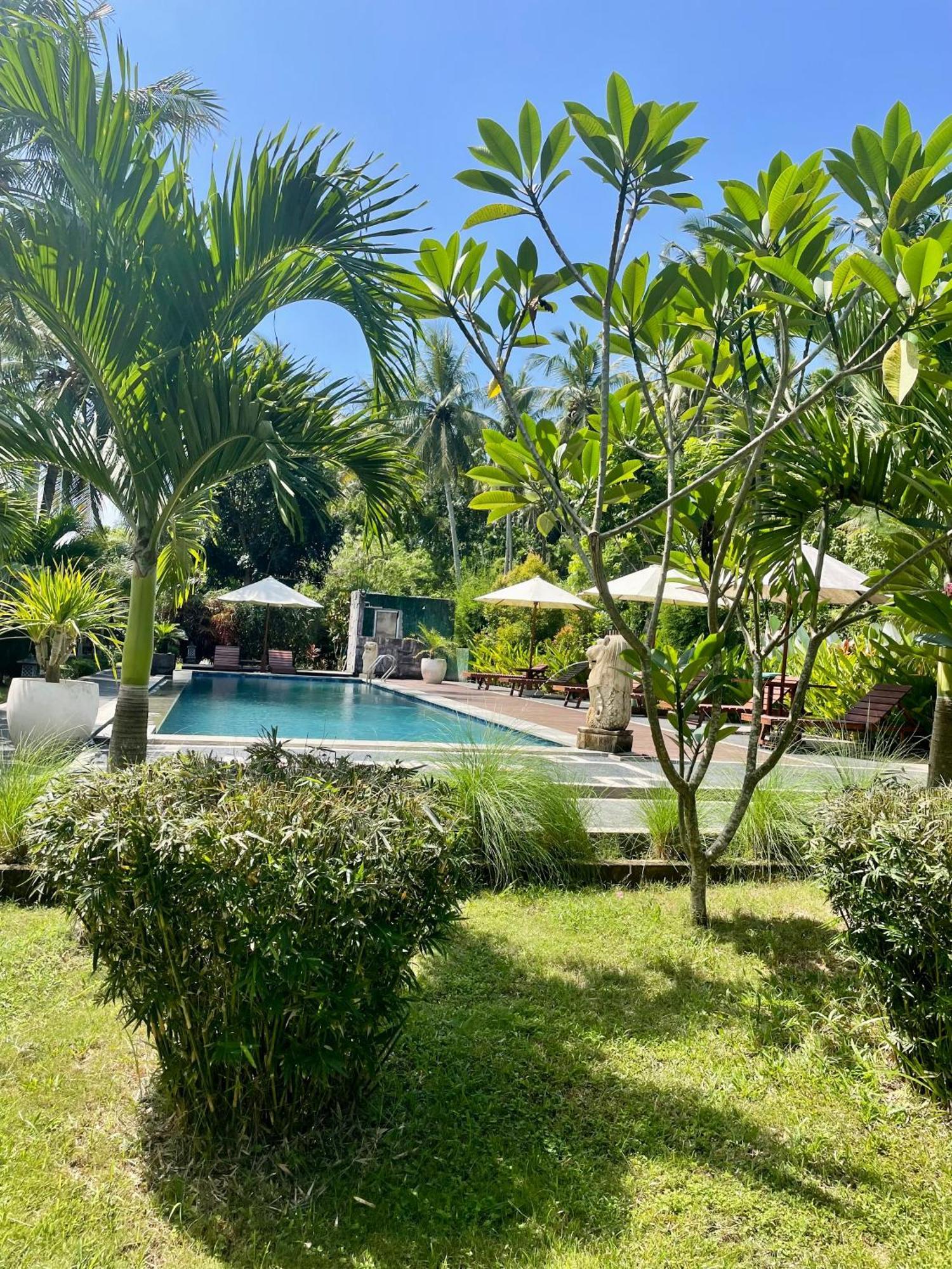 Red Island Villas Banyuwangi  Exterior photo