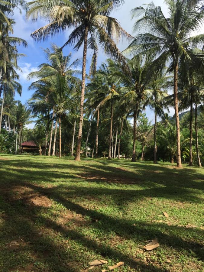 Red Island Villas Banyuwangi  Exterior photo